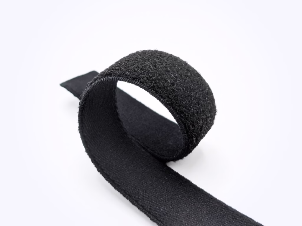 Cinta elástica tejida HALCO con una construcción elástica duradera para correas médicas ajustables, aparatos ortopédicos, dispositivos portátiles y aplicaciones de fijación industrial.